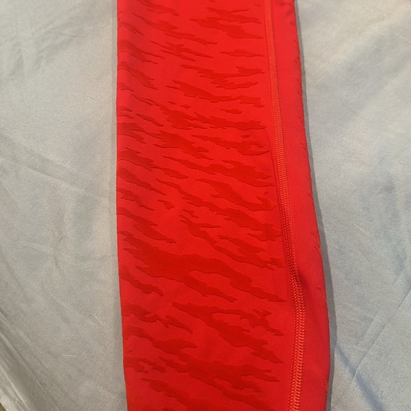 Lunar Wunder under lululemon - Picture 2 of 6